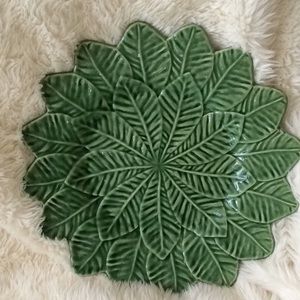 Bordallo Pinneiro Vintage Charger/ serving Plate.